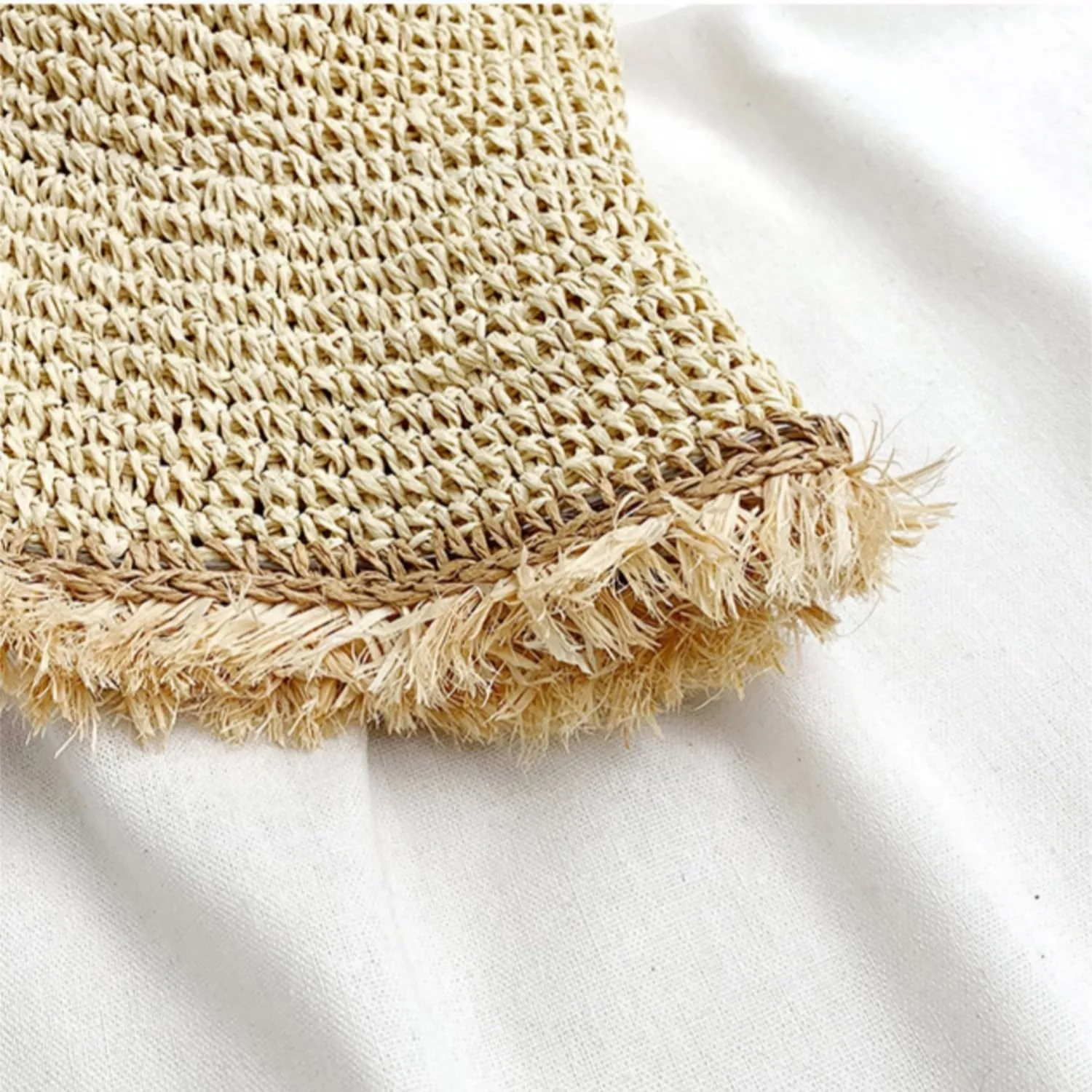 Women's Sun Hat Wide Brim Summer Beach Hat Hand-Woven Crochet Straw Hat Foldable Fringed Floppy Bucket Hat